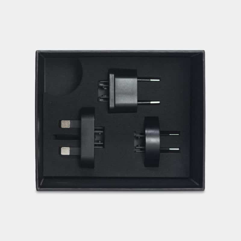 Custom Traveler 5.0 - Universal Powerbank with Wireless Charging - 5
